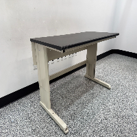 5' Laboratory Bench image 0
